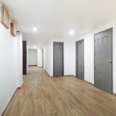 Townhouse Townhouse Clark Inn ปัฏนา ภายนอก รูปภาพ